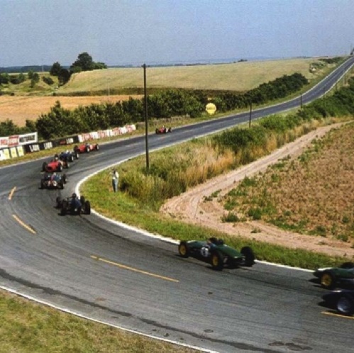 GP de l'ACF sur le circuit de Reims Gueux, jim porte le N° 8 il est devant Innes Ireland son coéquipier chez Lotus et Ton Brooks